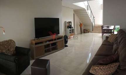 Sobrado no Parque das Alamedas, Guaratinguetá, 3 Suites, churrasqueira, estuda permuta