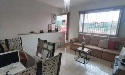 Casa com 3 Quartos, quintal, garagem para 1 carro,em Nova Guará