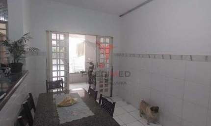Casa em Aparecida, com 3 Quartos e garagem para 2 Quartos. Guaratinguetá