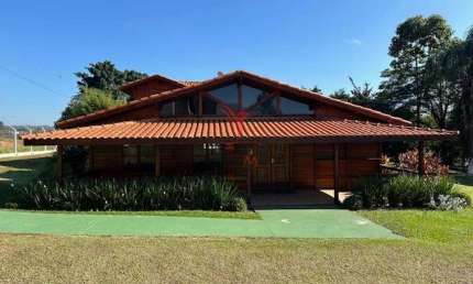 Vendo Lindíssima Chácara em Águas de São Pedro - SP