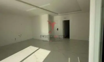 Apartamento de alto padrão com 3 suites e duas vagas de garagem, sacada,na meia praia