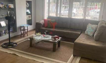 CASA A UMA QUADRA DA DOM JOAQUIM, pronta para moradia, toda reformada, é só se mudar
