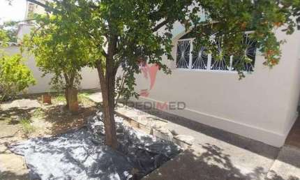 Casa com 3 quartos à venda na Vila Santa Rita, Guaratinguetá  por R$ 440.000