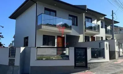 SOBRADO À VENDA EM SÃO JOSÉ SC, BAIRRO FORQUILHAS COM 3 QUARTOS 1 SUITE