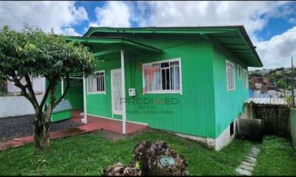 Casa de madeira, em Lages, Bairro São Luiz,esquina, dois quartos