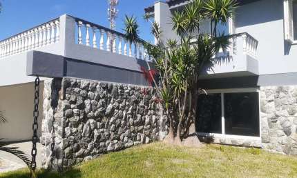 CASA ALTO PADRÃO no Recanto de Portugal, Impecavel, amplo pátio com acesso para carro