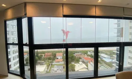 Apartamento em balneário piçarras 3 suites, 2 vagas,na praia mobilado/decorado.visita mar
