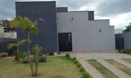 Casa em Condomínio à Venda em Atibaia - Condomínio Figueira Garden