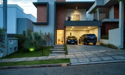 Sobrado com 4 dormitórios à venda, 299 m² por R$ 2.500.000 - Condomínio Colinas