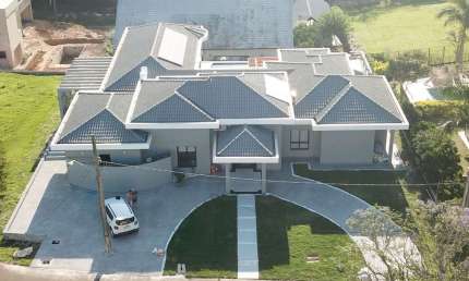 Casa com 5 dormitórios à venda, 437 m² por R$ 3.100.000 - Condomínio Vale do Lag