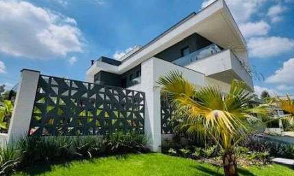 Sobrado com 4 dormitórios à venda, 243 m² por R$ 1.790.000,00 - Condomínio Villa