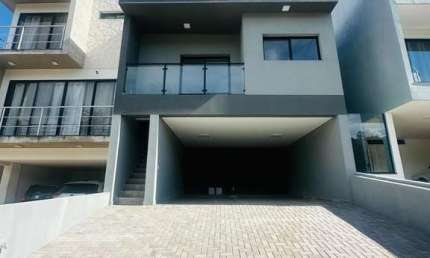Sobrado com 3 dormitórios à venda, 130 m² por R$ 750.000 - Condomínio Vale Azul