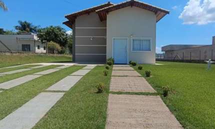 Casa com 3 dormitórios à venda, 800 m² por R$780.000,00 - Condomínio Village da