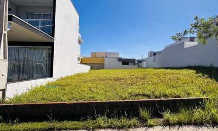 Terreno à venda, 150m por R$225.000,00 - Condomínio Horto Florestal Villagio - S