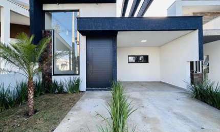 Casa com 3 dormitórios à venda, 100m por R$645.000,00 - Condomínio Residencial J