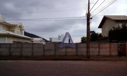 Terreno em loteamento Alto Padrão passível de construção de 3 casas