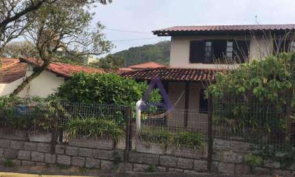 Casa com 3 dormitórios à venda, 273 m² por R$ 2.000.000,00 - Morro das Pedras - Florianópolis/SC