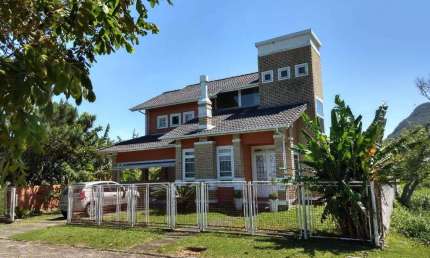 Casa com 3 dormitórios à venda, 220 m² por R$ 2.650.000,00 - Pântano do Sul - Florianópolis/SC