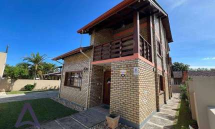 Casa com 4 dormitórios à venda, 230 m² por R$ 2.290.000,00 - Campeche - Florianópolis/SC