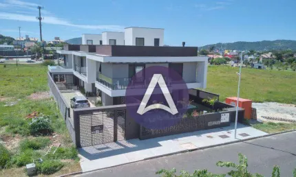 Casa com 3 dormitórios à venda, 200 m² por R$ 2.150.000,00 - Lagoa da Conceição - Florianópolis/SC