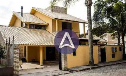 Casa com 6 dormitórios à venda, 228 m² por R$ 2.500.000,00 - Campeche - Florianópolis/SC