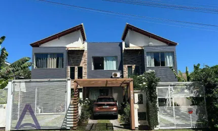 Casa com 3 dormitórios para alugar, 119 m² por R$ 6.027,35/mês - Campeche - Florianópolis/SC