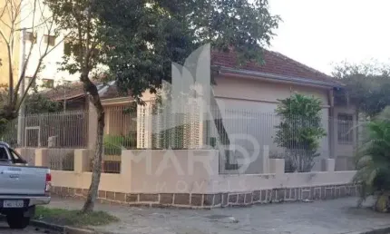 Casa com 3 quartos à venda na Rua Doutor Oscar Bittencourt, 117, Menino Deus, Porto Alegre por R$ 580.000