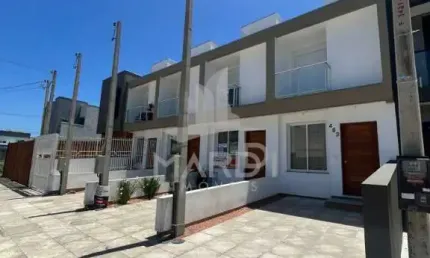 Casa com 2 quartos à venda na Rua Eroni Soares Machado, 463, Hípica, Porto Alegre por R$ 429.000