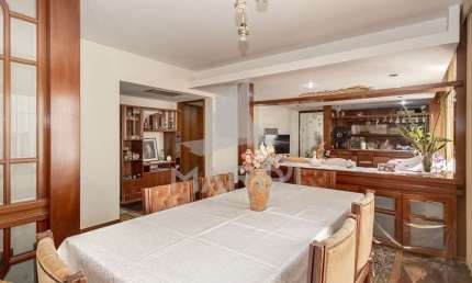 Apartamento com 2 quartos à venda na Rua Eça de Queiroz, 786, Petrópolis, Porto Alegre por R$ 540.000