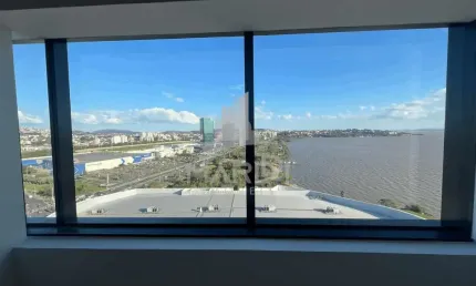 Sala comercial para alugar na Avenida Padre Cacique, 2893, Cristal, Porto Alegre por R$ 2.450