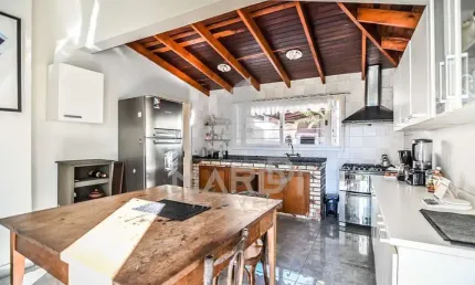 Casa com 3 quartos à venda na Avenida Felipe Weimann, 138, Santa Tereza, Porto Alegre por R$ 540.000