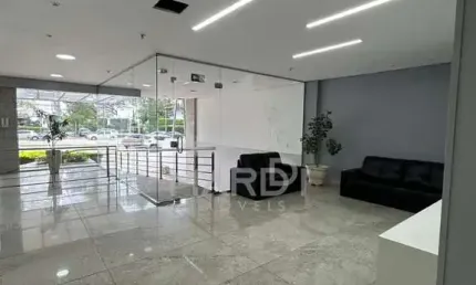Sala comercial para alugar na Avenida Carlos Gomes, 1859, Petrópolis, Porto Alegre por R$ 4.000