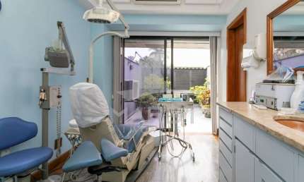 Sala comercial à venda na Rua General Souza Doca, 71, Petrópolis, Porto Alegre por R$ 230.000