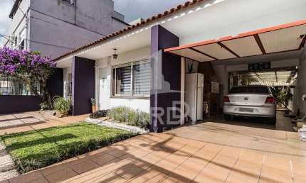 Casa com 3 quartos à venda na Rua Ministro Oliveira Lima, 405, São Sebastião, Porto Alegre por R$ 699.800