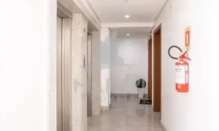 Sala comercial para alugar na Avenida Carlos Gomes, 1859, Petrópolis, Porto Alegre por R$ 2.000