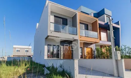 Casa com 2 quartos para alugar na Affonso Lunardelli, 034, Hípica, Porto Alegre por R$ 3.500