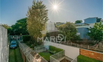 Casa com 2 quartos à venda na Rua Oscar Schneider, 485, Medianeira, Porto Alegre por R$ 1.340.000