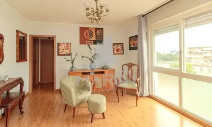 Apartamento com 2 quartos à venda na Beco Andaraí, 453, Passo da Areia, Porto Alegre por R$ 424.000