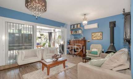 Casa com 3 quartos à venda na Rua Chácara das Nascentes, 846, Lomba do Pinheiro, Porto Alegre por R$ 670.000
