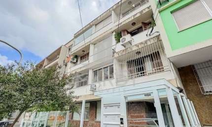 Apartamento com 2 quartos à venda na Rua Santo Antônio, 591, Floresta, Porto Alegre por R$ 310.000