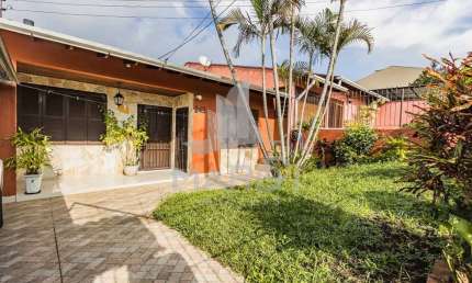 Casa com 3 quartos à venda na Rua Francisca Lechner, 243, Rubem Berta, Porto Alegre por R$ 480.000