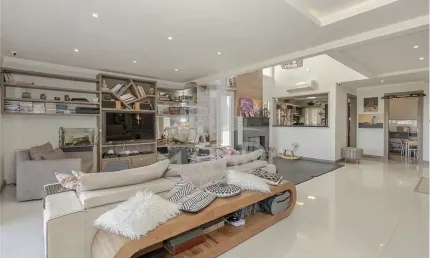 Casa com 4 quartos à venda na Rua Goitacaz, 333, Vila Assunção, Porto Alegre por R$ 1.690.000