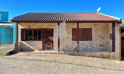 Casa com 2 quartos à venda na Rua Oswaldo Goidanich, 62, Vila Nova, Porto Alegre por R$ 373.000
