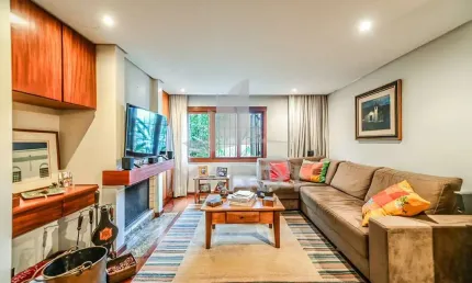 Casa em condomínio fechado com 4 quartos à venda na Rua Desembargador Espiridião de Lima Medeiros, 284, Três Figueiras, Porto Alegre por R$ 1.380.000