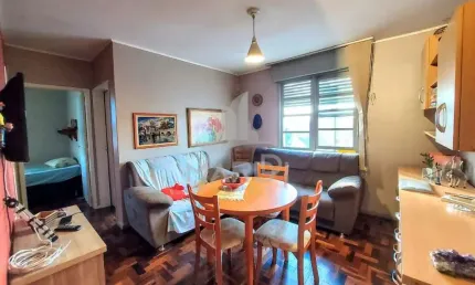 Apartamento com 2 quartos à venda na Avenida Chuí, 30, Cristal, Porto Alegre por R$ 260.000