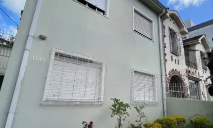 Casa com 3 quartos à venda na rua josé de alencar, 1105, menino deus, porto alegre por r$ 1.650.000