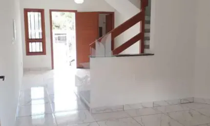 Casa com 2 quartos à venda na Rua Helio Felix Frey, 130, Guarujá, Porto Alegre por R$ 360.000