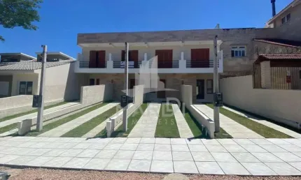 Casa com 2 quartos à venda na Rua Helio Felix Frey, 136, Guarujá, Porto Alegre por R$ 350.000