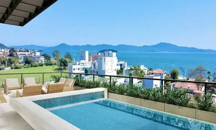 A poucos passos do mar na Cachoeira do Bom Jesus: conforto e exclusividade em um empreendimento contemporâneo