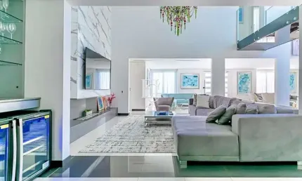 Magnífica Residência de Alto Padrão em Jurerê Internacional – Florianópolis